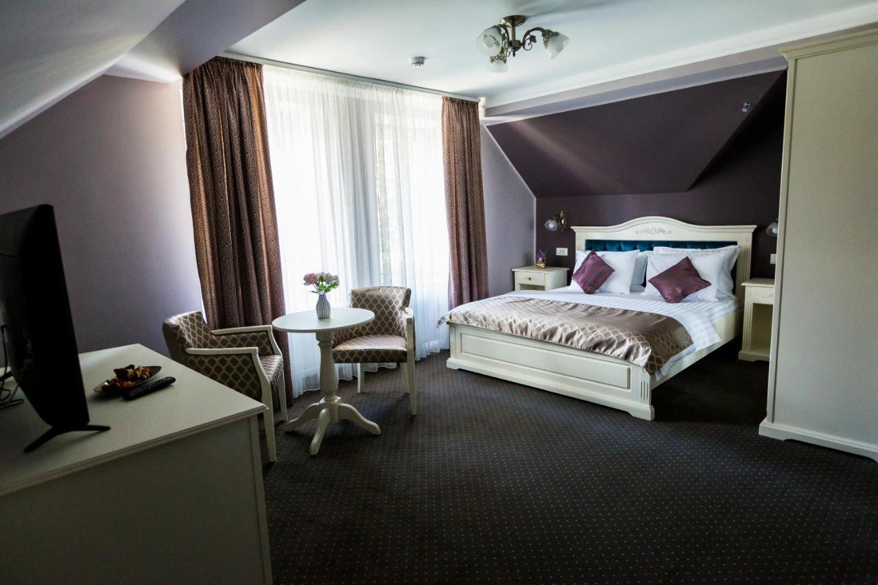 Royal Inn Busteni-Adults Only ภายนอก รูปภาพ