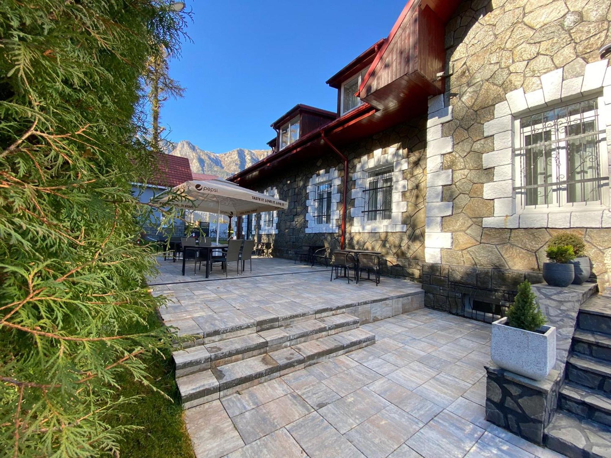 Royal Inn Busteni-Adults Only ภายนอก รูปภาพ